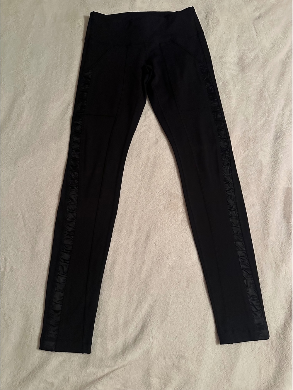 Lululemon Size 6 Black High-Rise Leggings Side Lattice Mesh Detail Panels